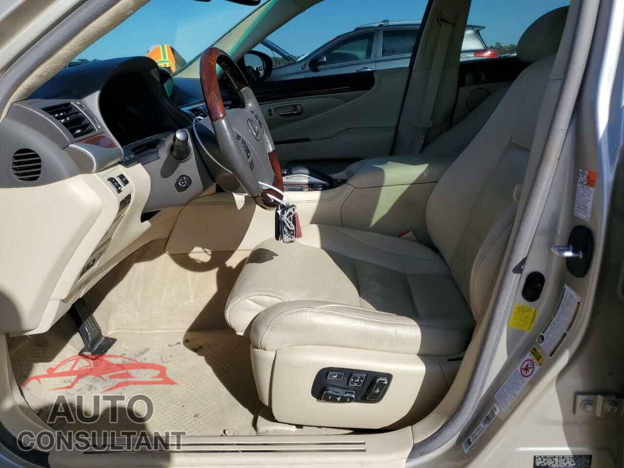 LEXUS LS460 2016 - JTHBL5EF8G5141873