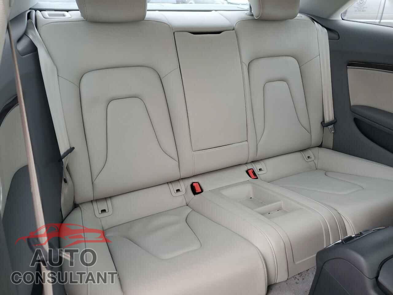 AUDI A5 2012 - WAUVFAFR7CA004199