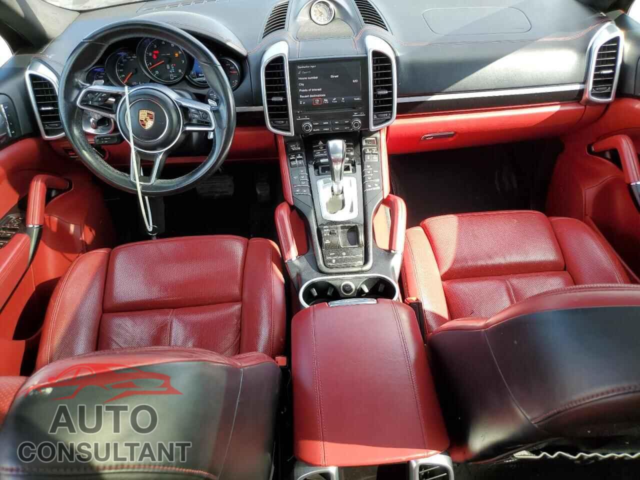 PORSCHE CAYENNE 2017 - WP1AA2A21HKA84471