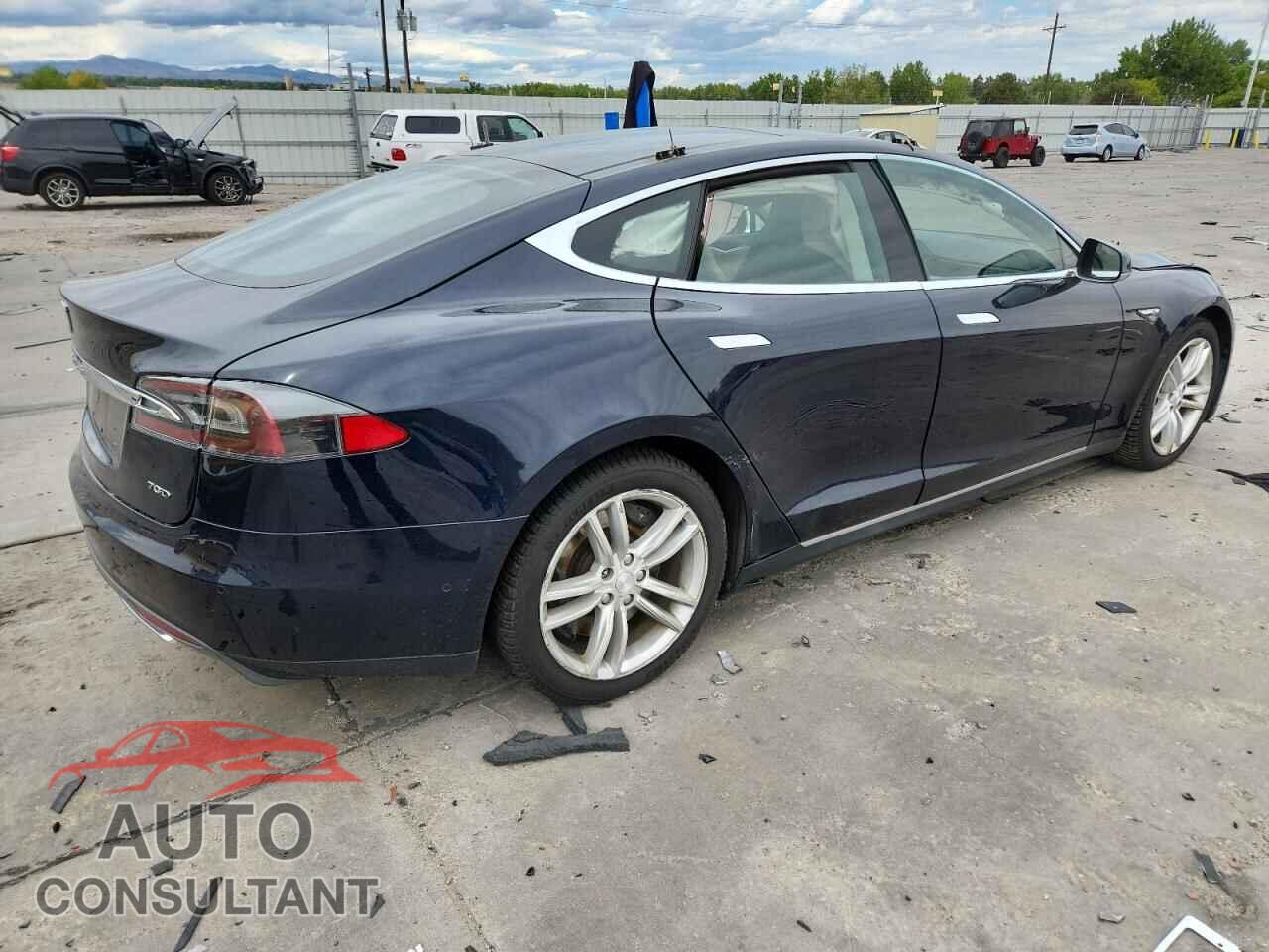 TESLA MODEL S 2015 - 5YJSA1S2XFF084476