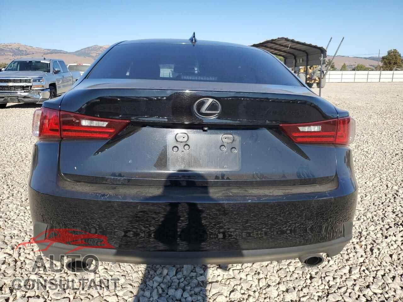 LEXUS IS 2014 - JTHBE1D24E5003861