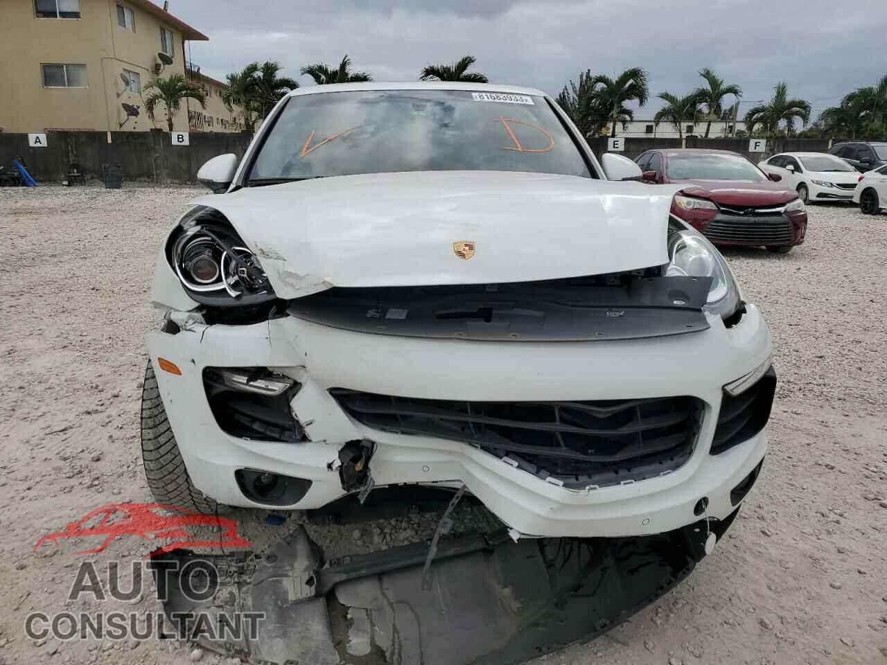 PORSCHE CAYENNE 2016 - WP1AA2A24GLA01737