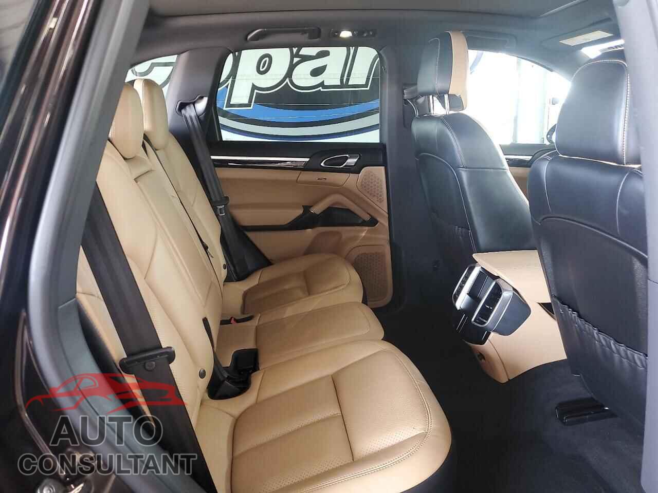 PORSCHE CAYENNE 2015 - WP1AF2A23FLA42506