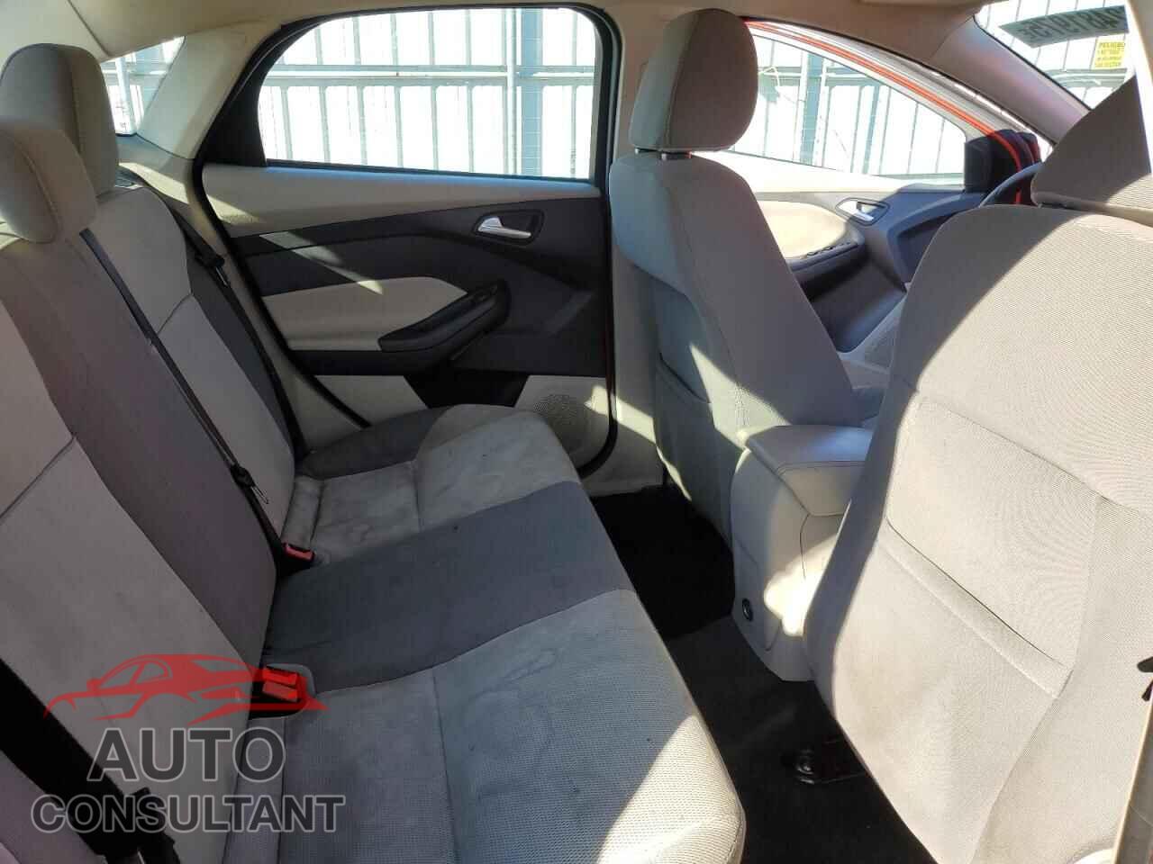 FORD FOCUS 2013 - 1FADP3F24DL104797
