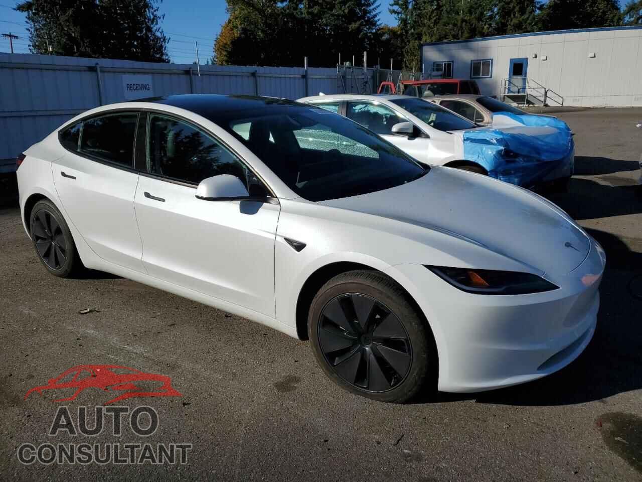 TESLA MODEL 3 2024 - 5YJ3E1EA8RF729688