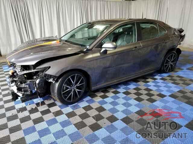 TOYOTA CAMRY 2022 - 4T1G11AK5NU672293