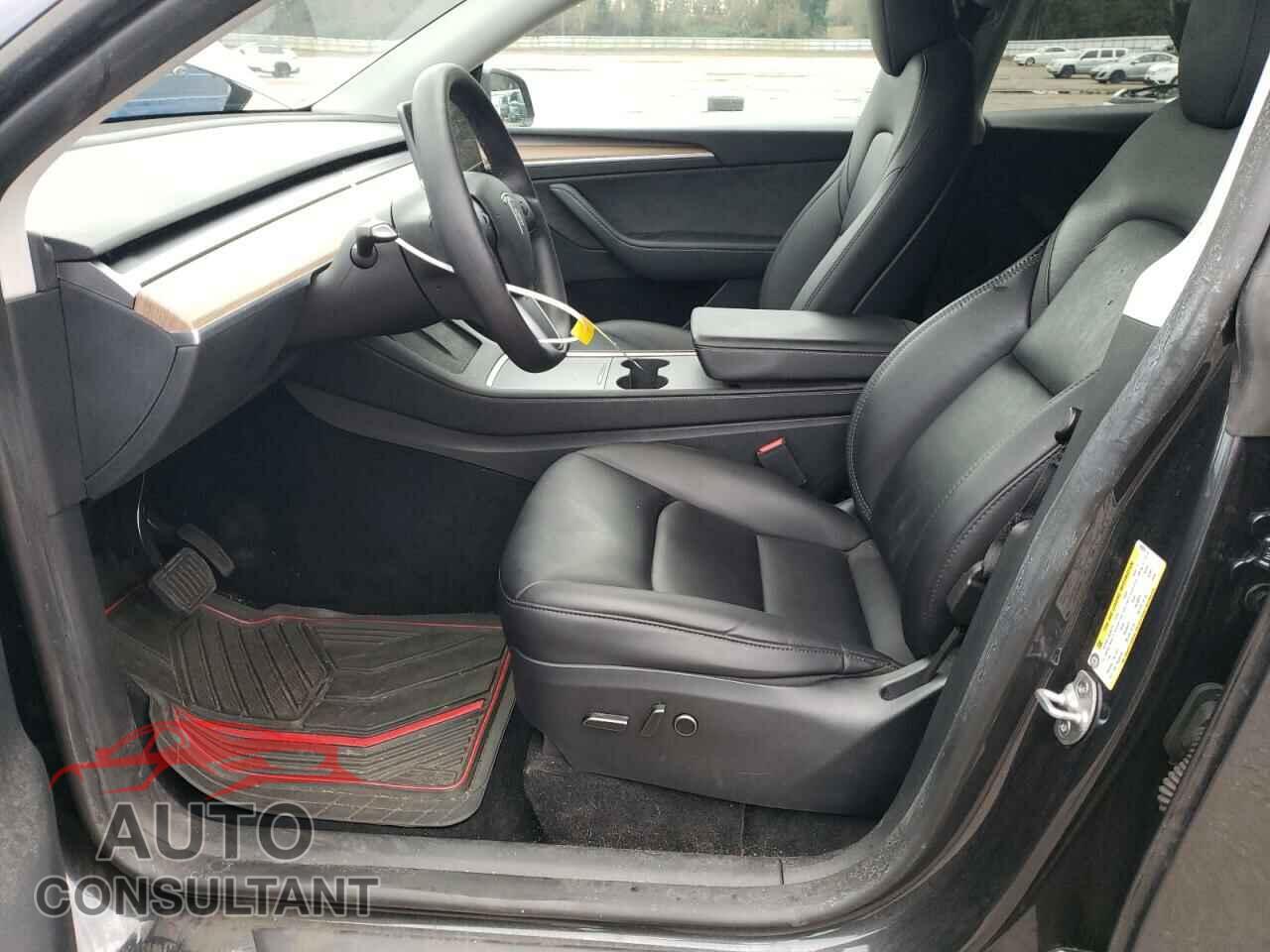 TESLA MODEL Y 2024 - 7SAYGAEE2RF993818