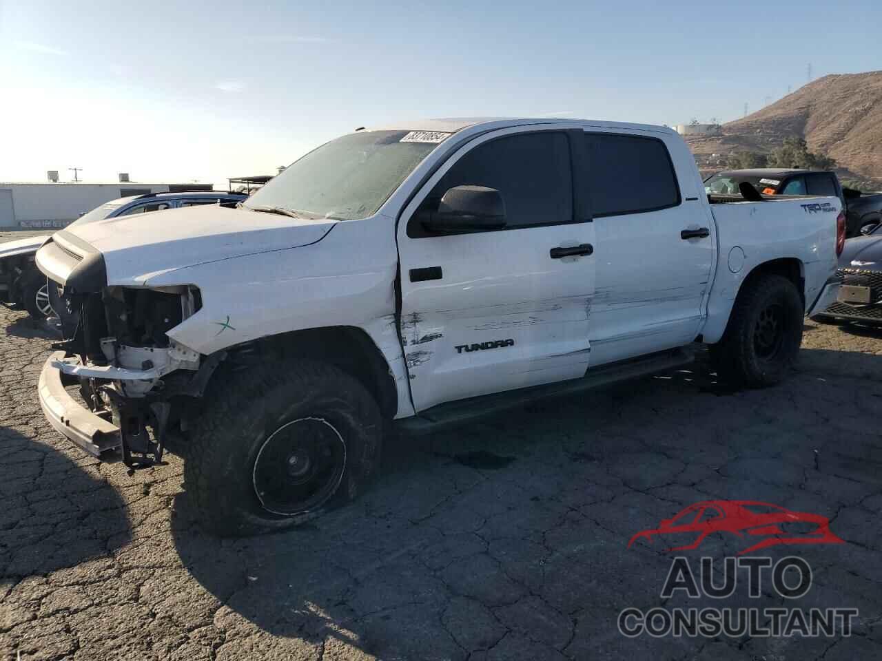 TOYOTA TUNDRA 2015 - 5TFFY5F16FX173697