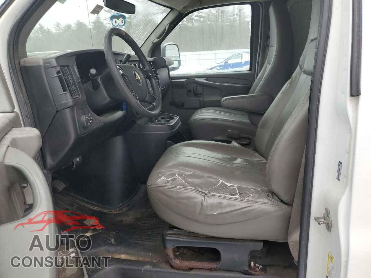 CHEVROLET EXPRESS 2011 - 1GCSGAFX9B1120052