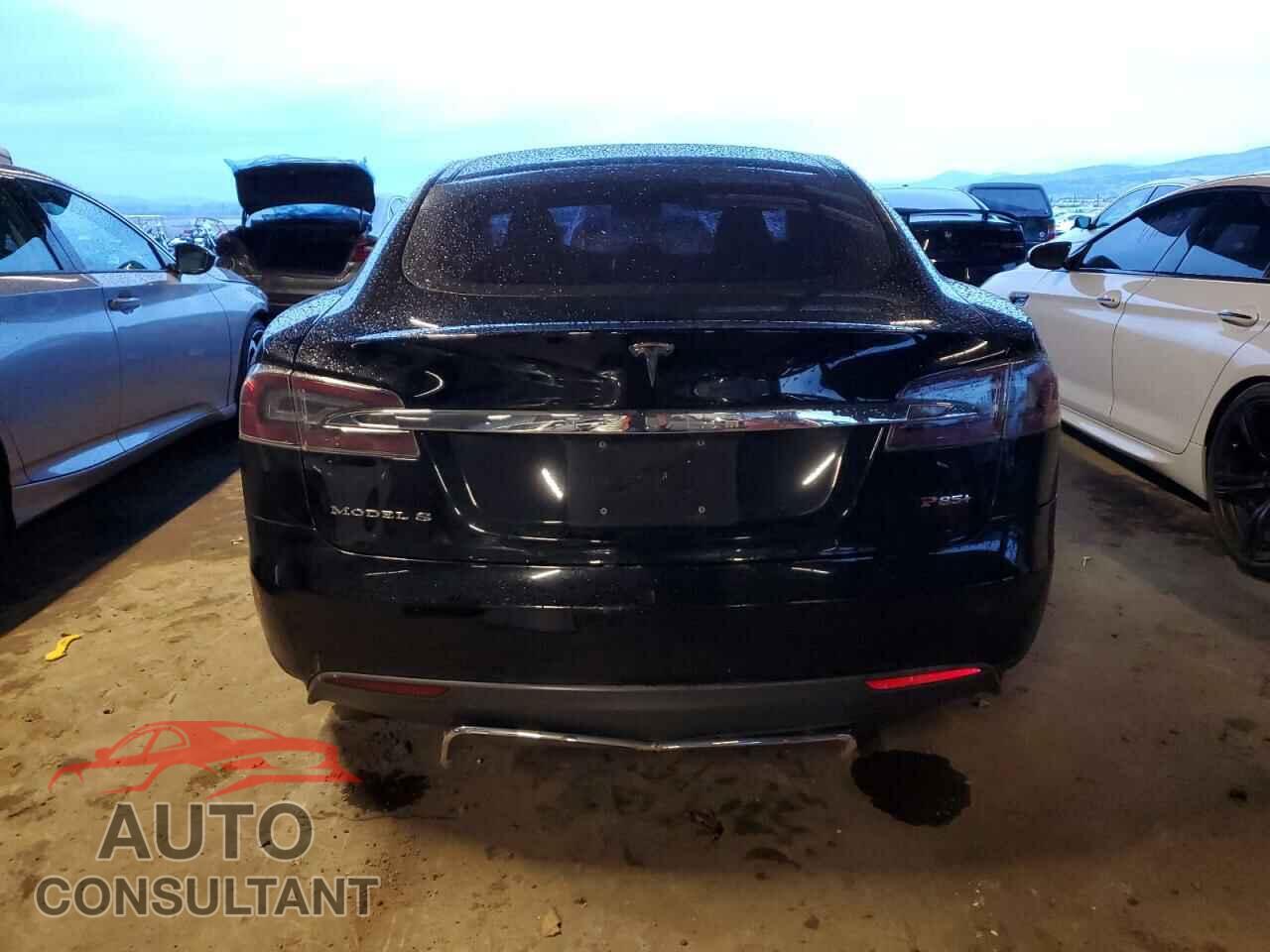 TESLA MODEL S 2013 - 5YJSA1DPXDFP16284