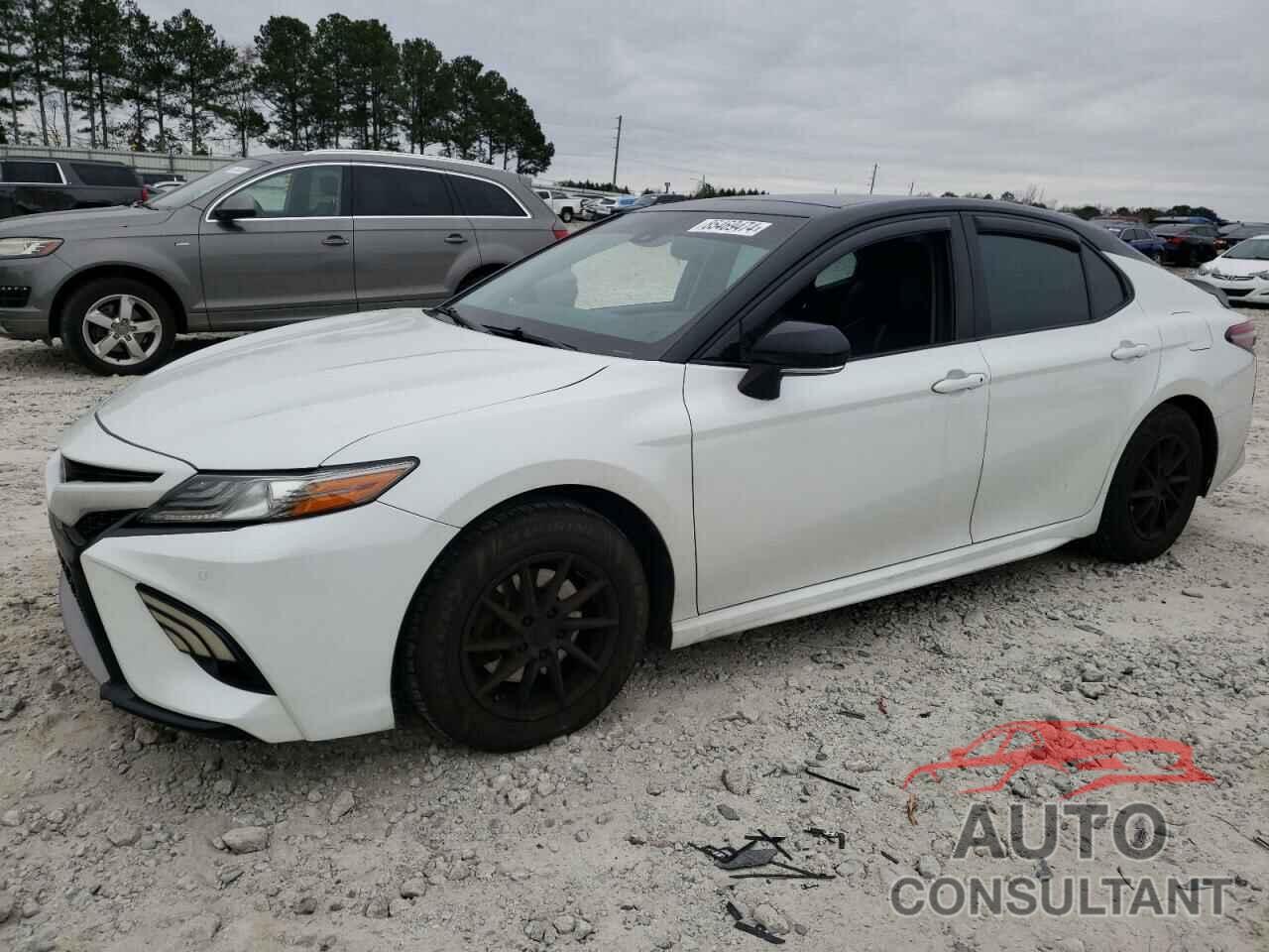 TOYOTA CAMRY 2018 - 4T1B61HK2JU141032