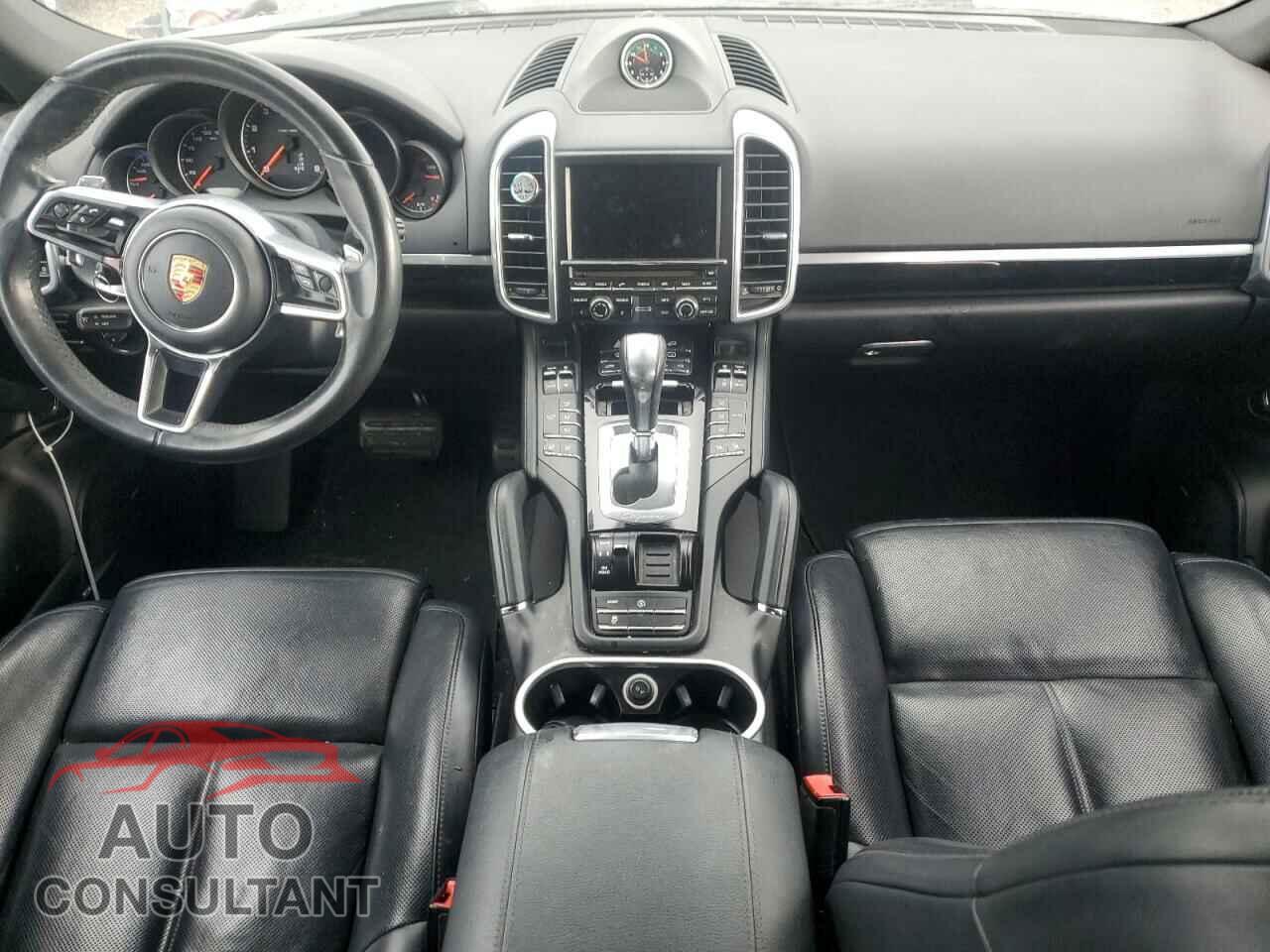 PORSCHE CAYENNE 2016 - WP1AA2A21GLA05017