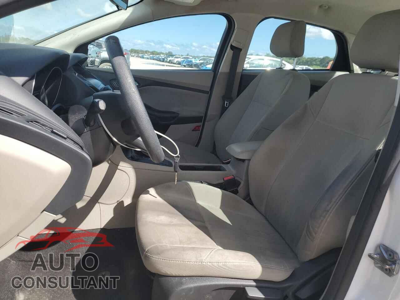 FORD FOCUS 2018 - 1FADP3F2XJL326868