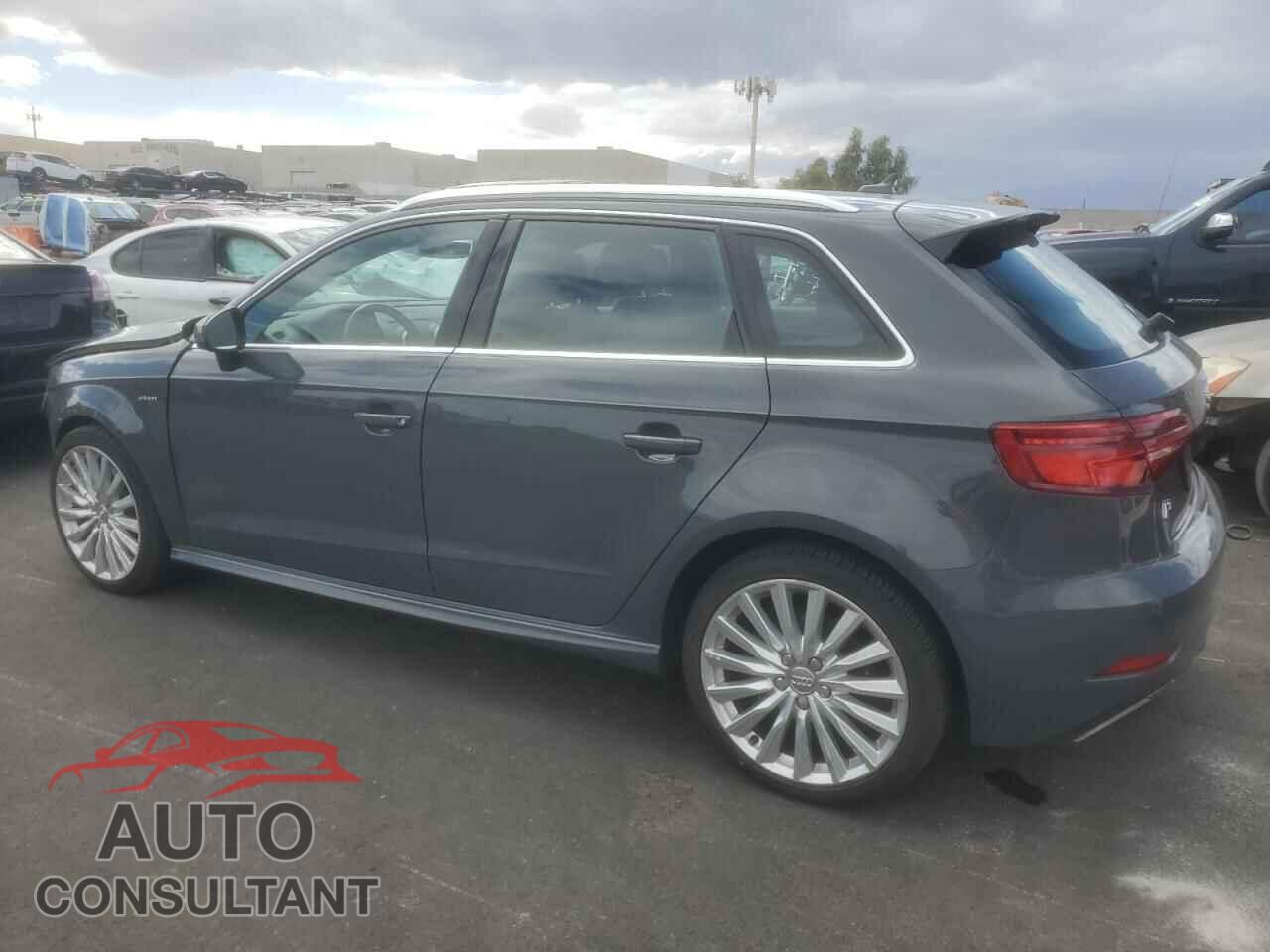 AUDI A3 2017 - WAUTPBFF7HA145992