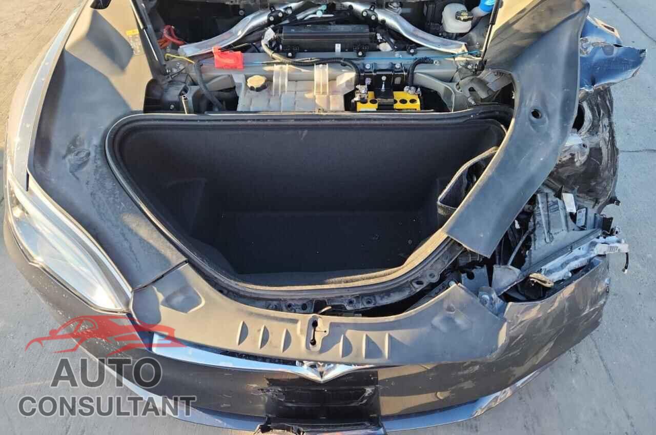 TESLA MODEL S 2017 - 5YJSA1E14HF213169