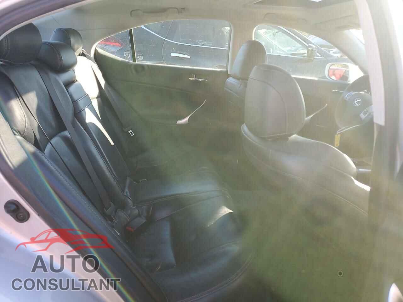 LEXUS IS 2011 - JTHCF5C25B2035418