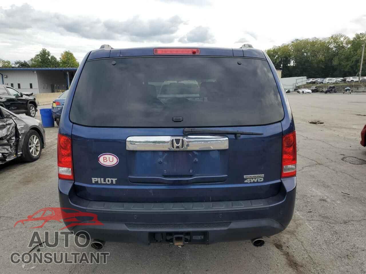 HONDA PILOT 2015 - 5FNYF4H92FB047357