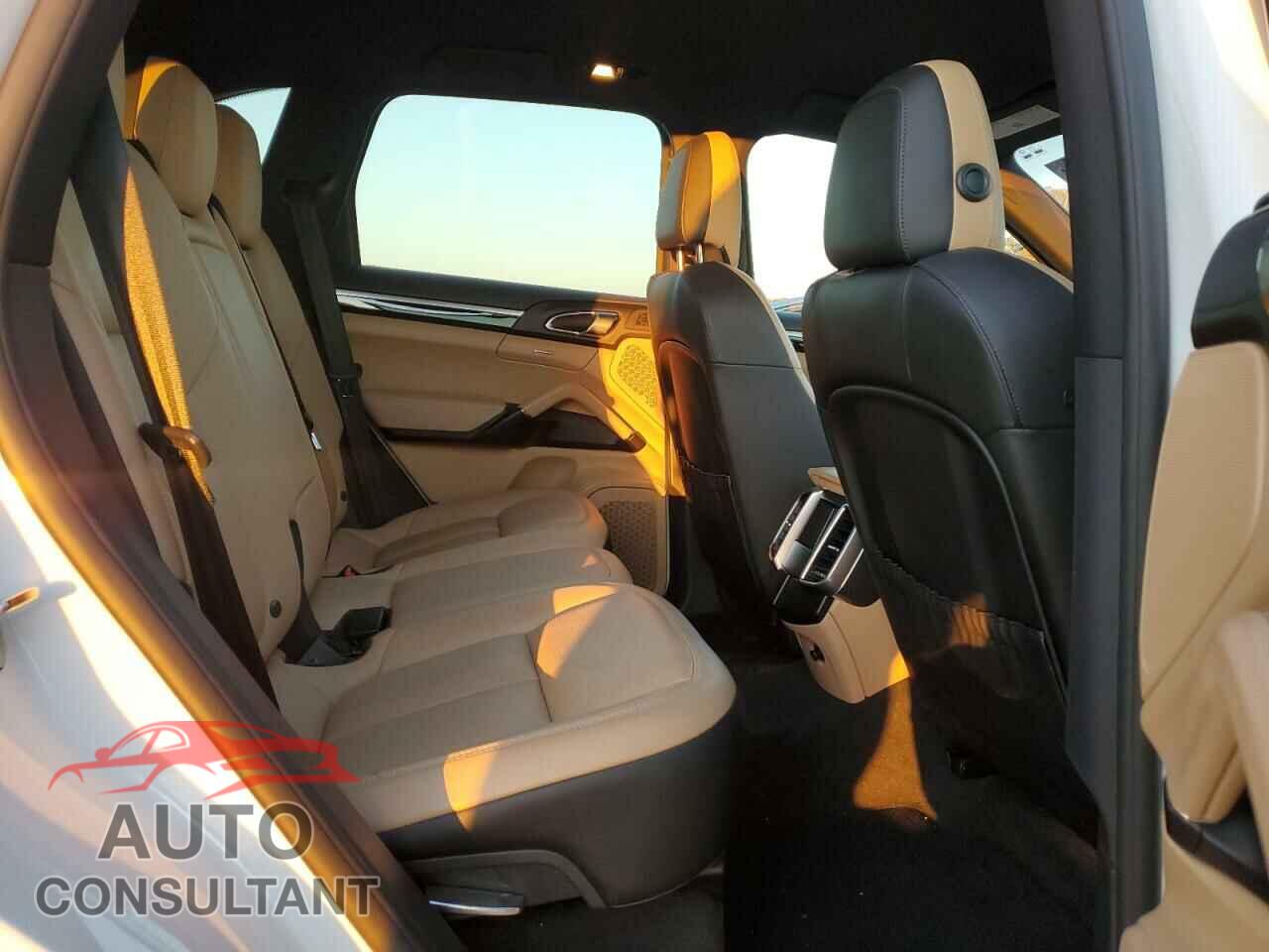 PORSCHE CAYENNE 2016 - WP1AA2A27GLA00405
