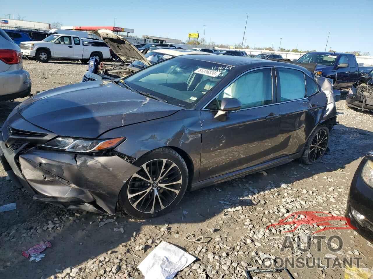 TOYOTA CAMRY 2018 - 4T1B11HK2JU508171