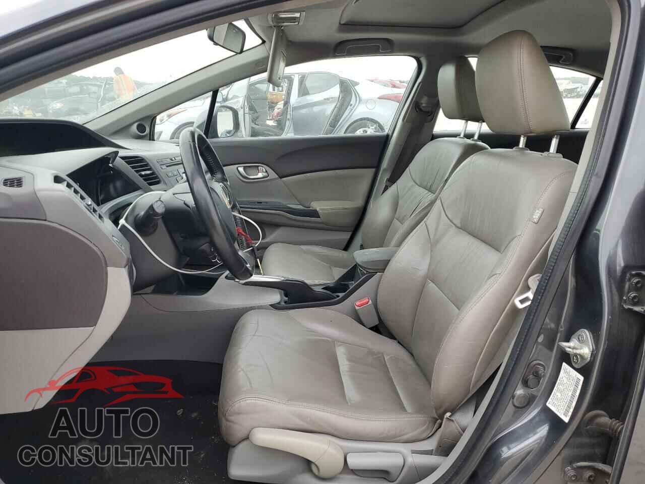 HONDA CIVIC 2012 - 2HGFB2F98CH557181