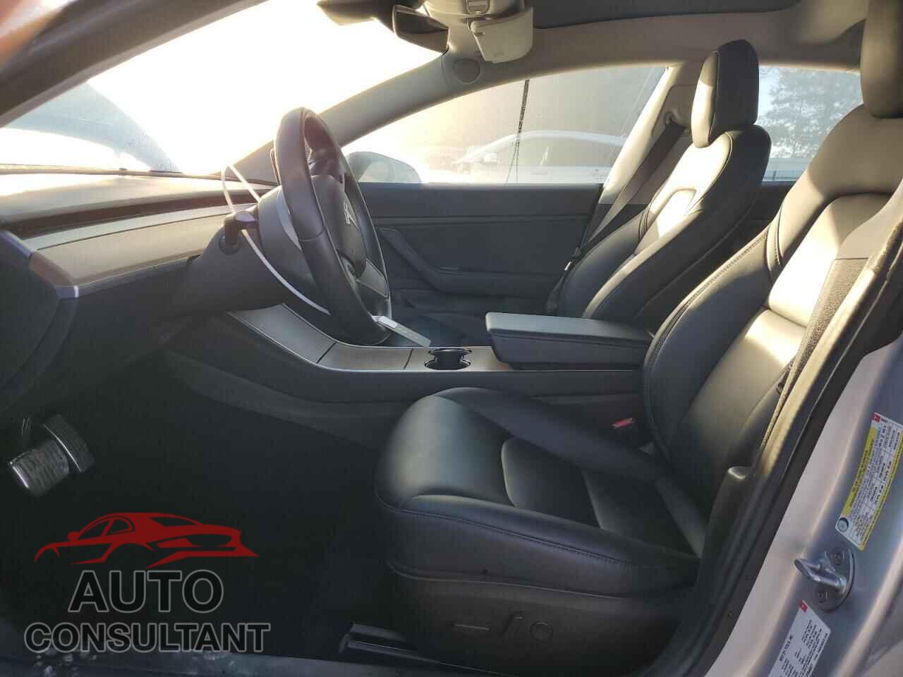 TESLA MODEL 3 2018 - 5YJ3E1EA5JF044021