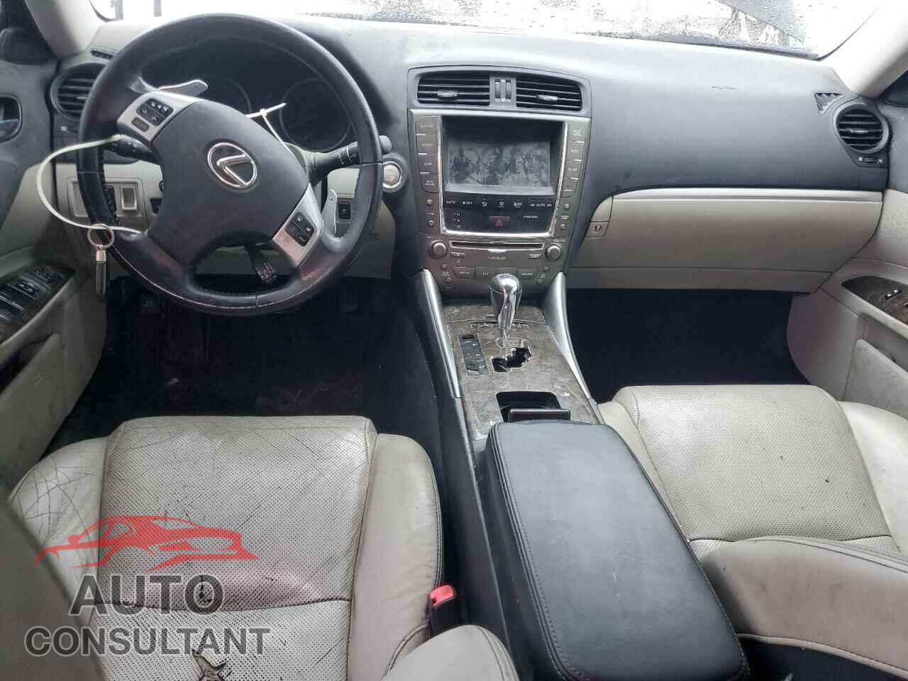 LEXUS IS 2011 - JTHBE5C25B5028174