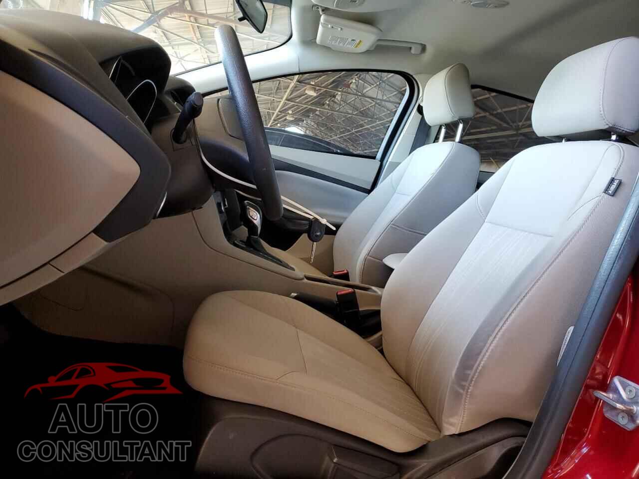 FORD FOCUS 2016 - 1FADP3F22GL254427