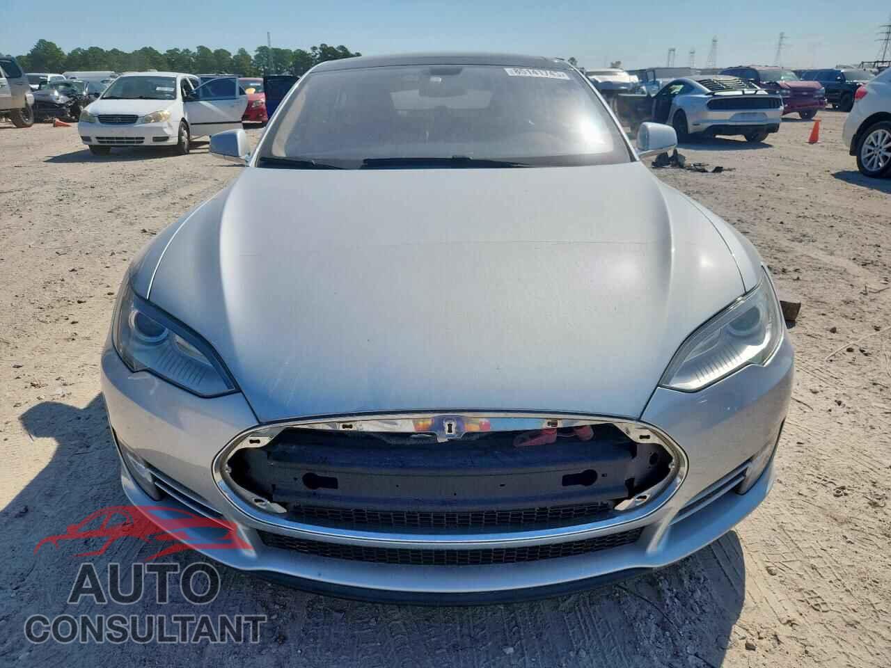 TESLA MODEL S 2013 - 5YJSA1DP0DFP06721