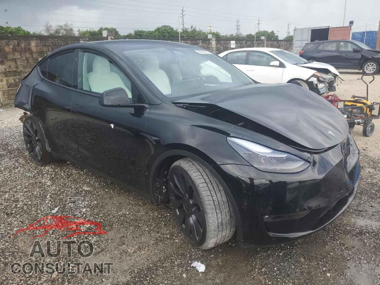 TESLA MODEL Y 2024 - 7SAYGDEF7RF059292