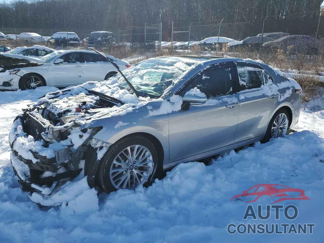 TOYOTA CAMRY 2018 - 4T1B11HK2JU120891