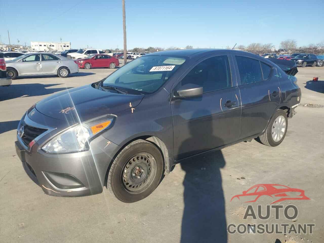 NISSAN VERSA 2018 - 3N1CN7AP7JL841436