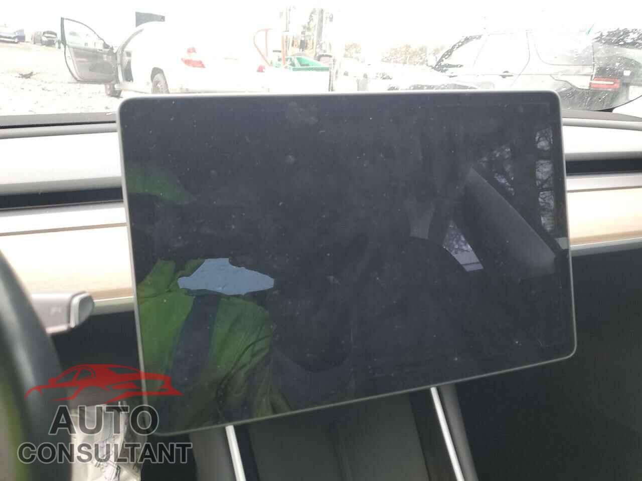 TESLA MODEL 3 2018 - 5YJ3E1EA2JF032957