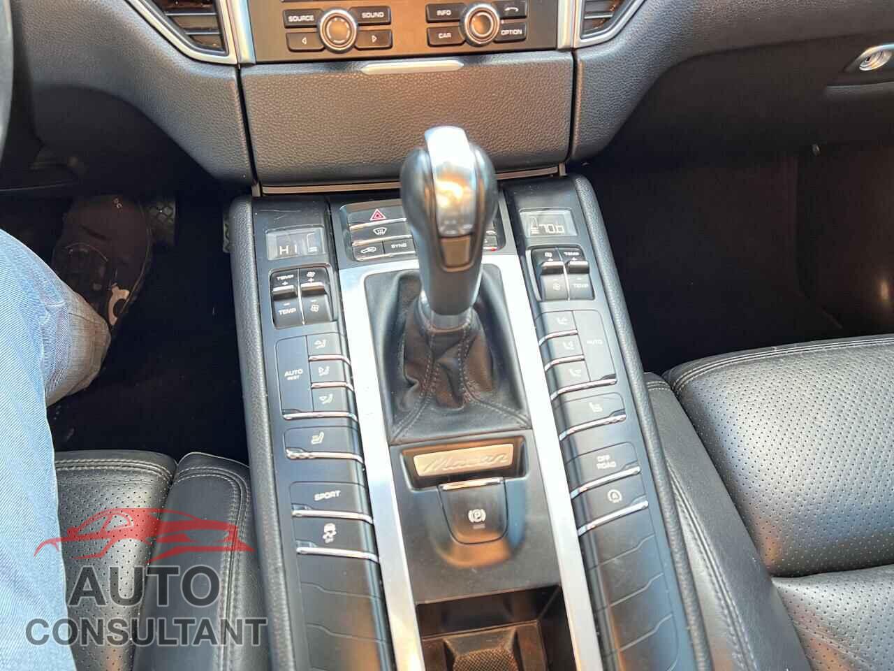 PORSCHE MACAN 2015 - WP1AB2A59FLB50280