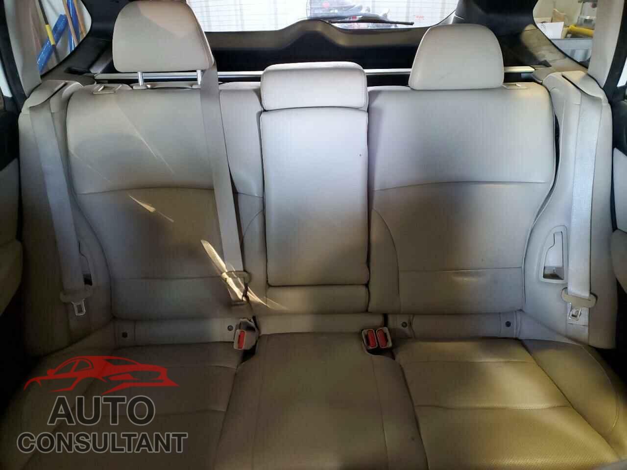 SUBARU OUTBACK 2015 - 4S4BSENC8F3218516