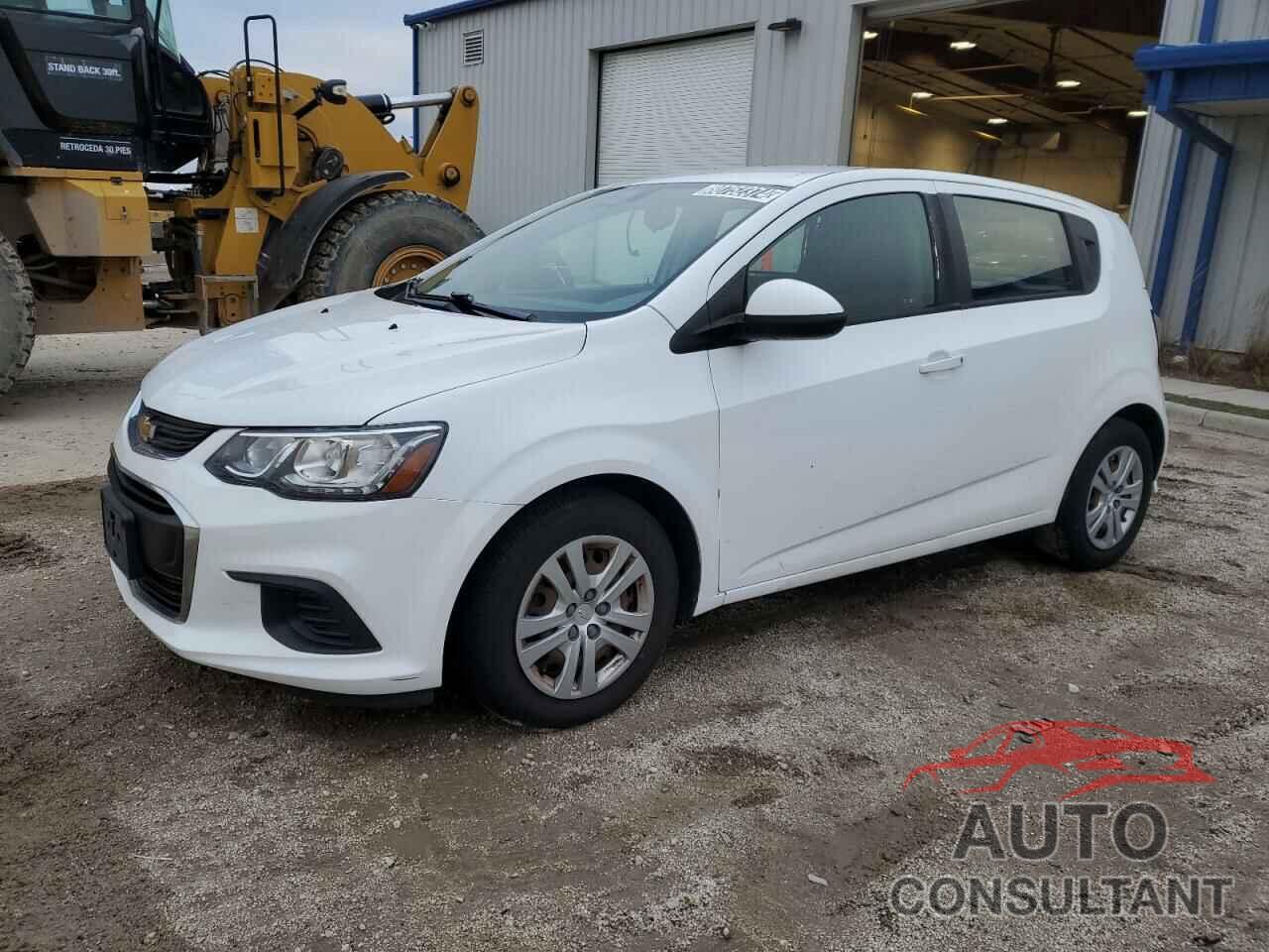 CHEVROLET SONIC 2017 - 1G1JG6SH8H4138713