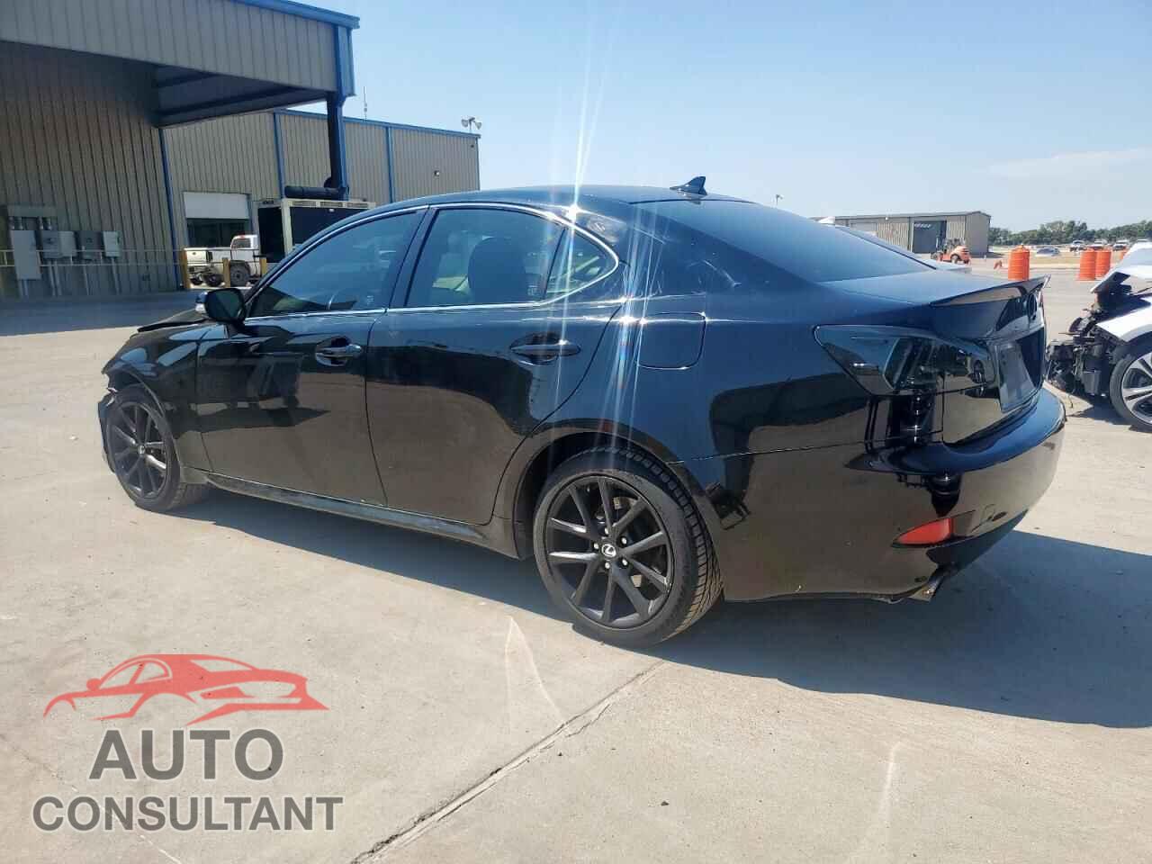 LEXUS IS 2012 - JTHCF5C25C5057211