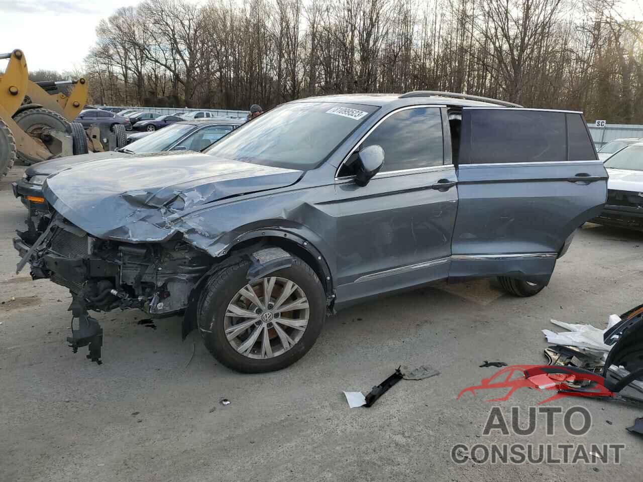 VOLKSWAGEN TIGUAN 2018 - 3VV2B7AX5JM023653