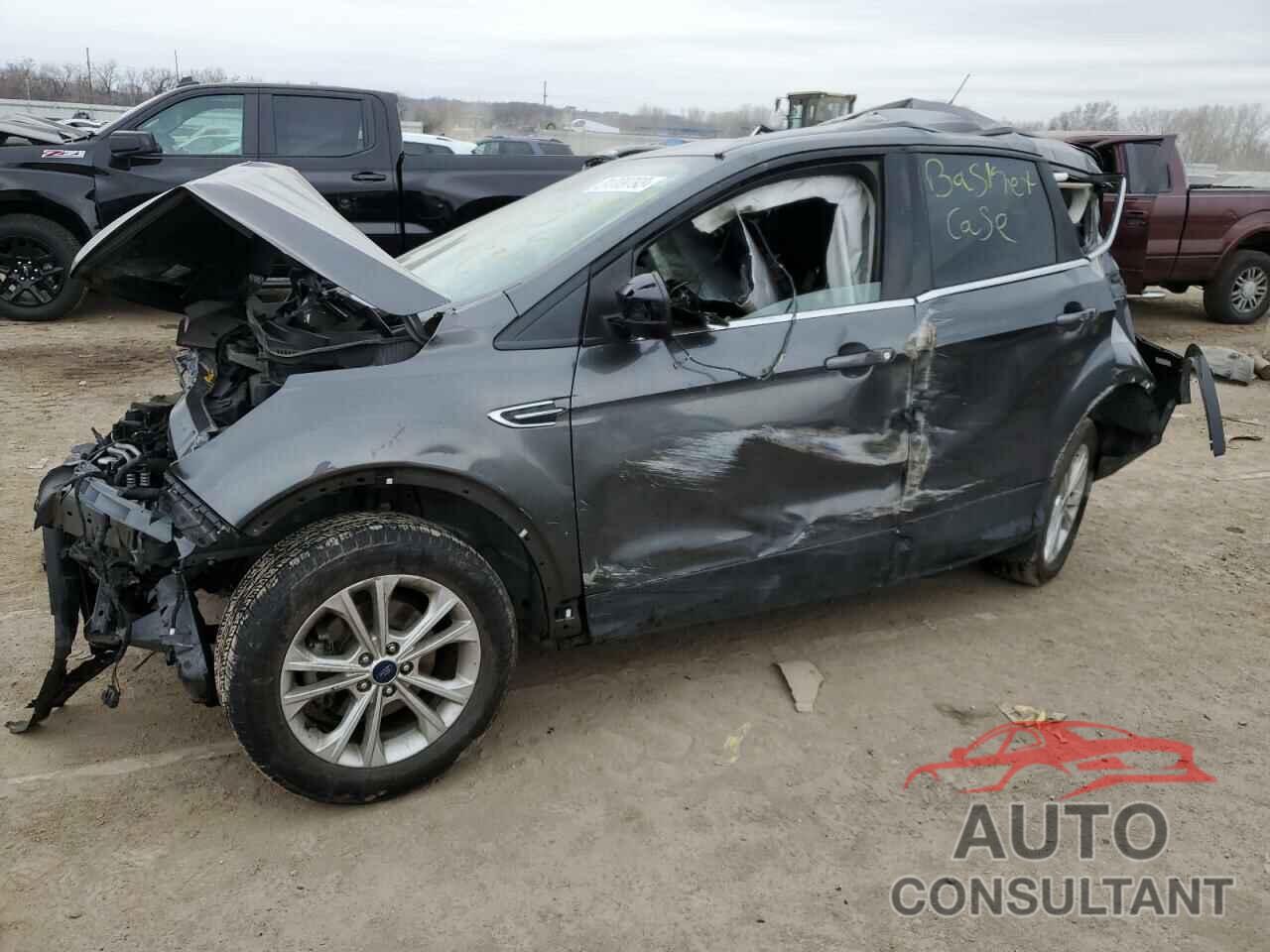 FORD ESCAPE 2017 - 1FMCU0GD5HUC87670