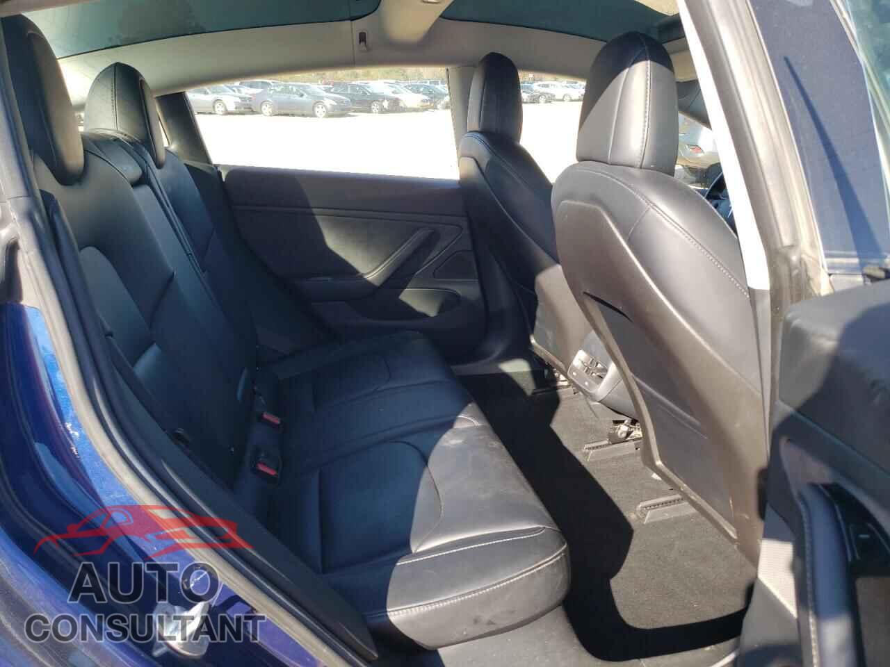 TESLA MODEL 3 2018 - 5YJ3E1EA0JF008074