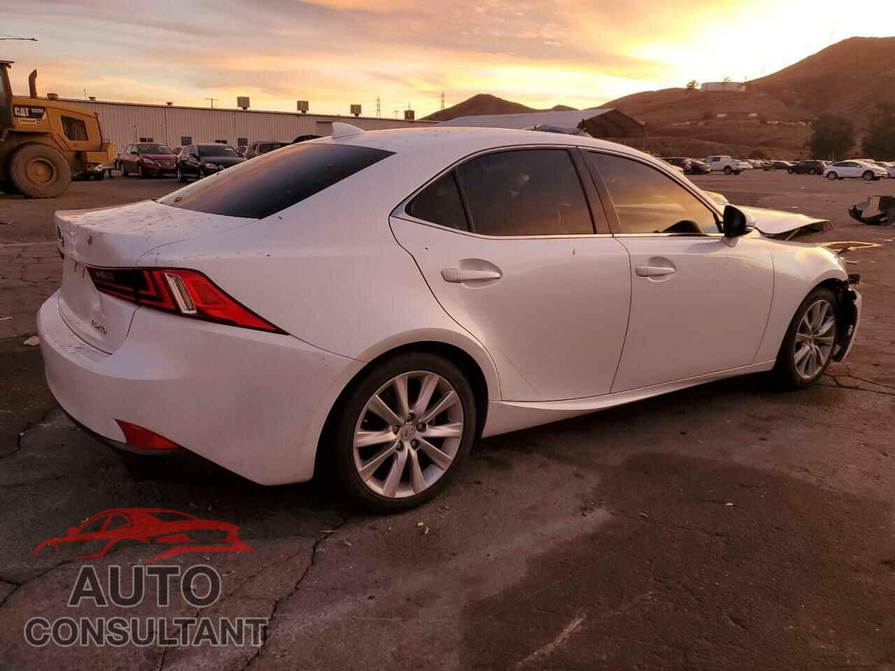 LEXUS IS 2014 - JTHBF1D27E5020120