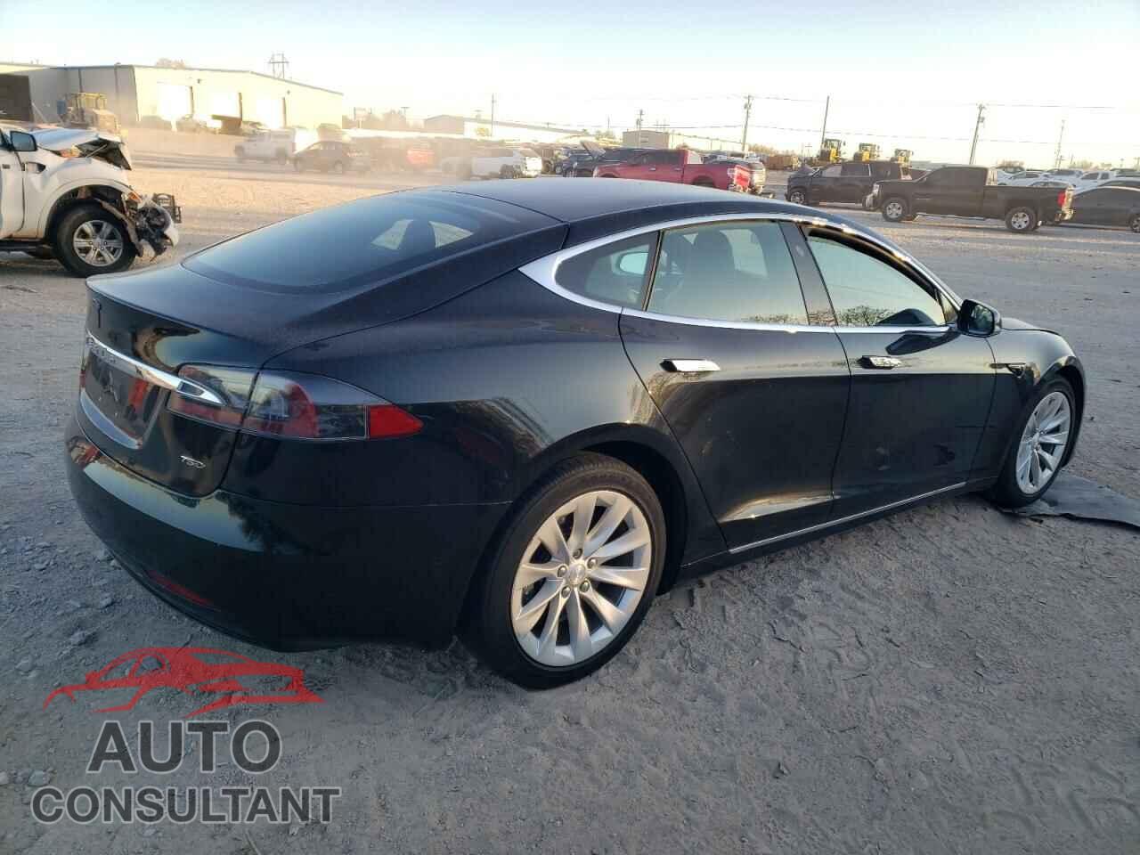 TESLA MODEL S 2017 - 5YJSA1E23HF201135