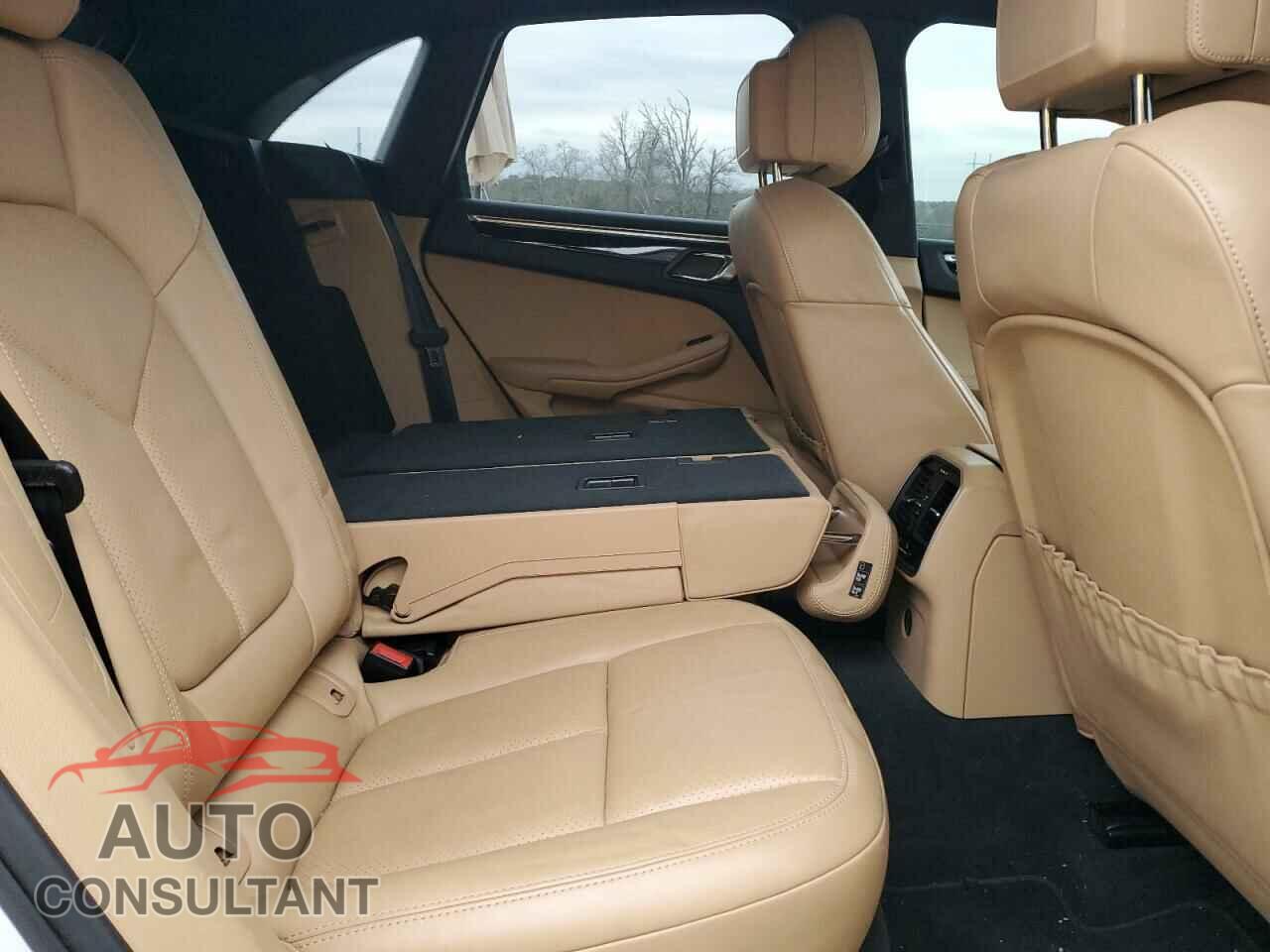PORSCHE MACAN 2017 - WP1AA2A55HLB00045