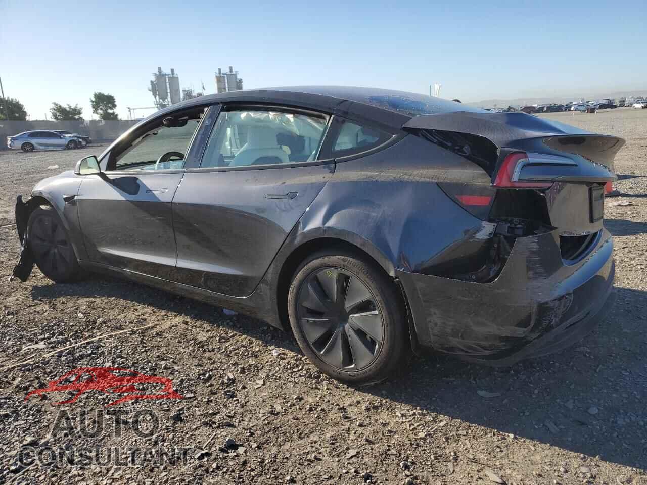 TESLA MODEL 3 2024 - 5YJ3E1EB2RF811005