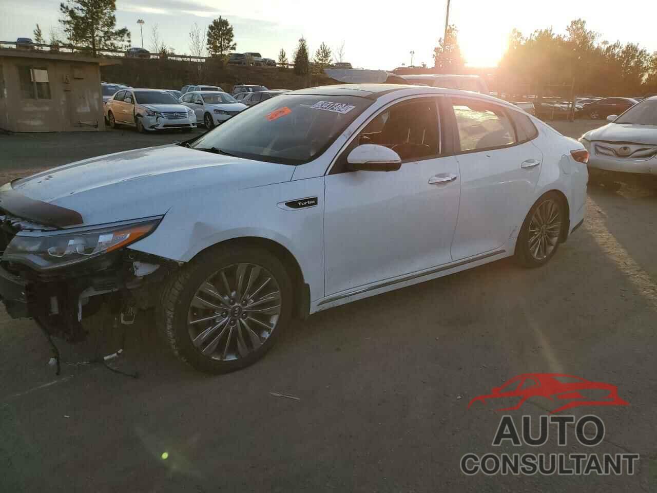 KIA OPTIMA 2019 - 5XXGV4L24KG340192