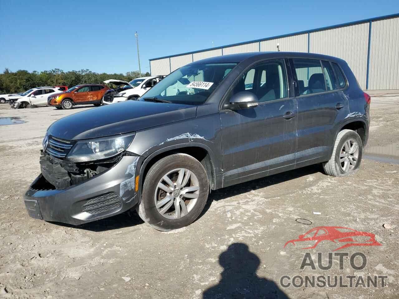 VOLKSWAGEN TIGUAN 2013 - WVGBV3AX8DW591409