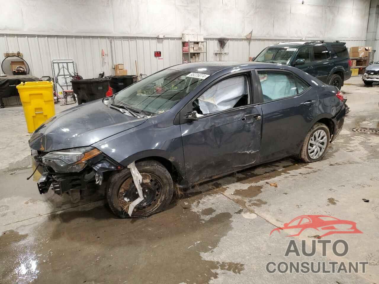 TOYOTA COROLLA 2018 - 5YFBURHE3JP756995