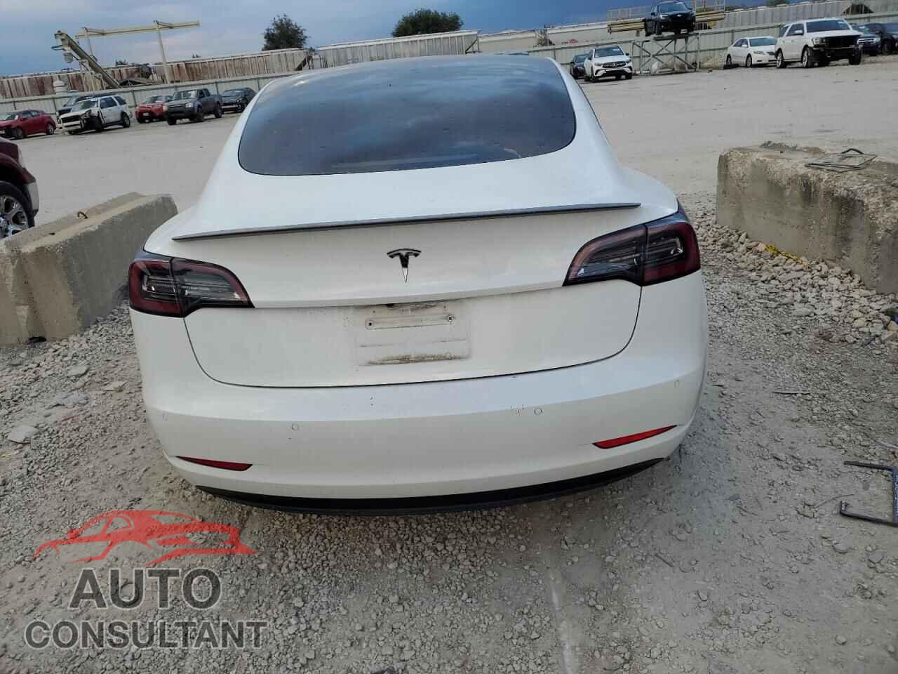 TESLA MODEL 3 2021 - 5YJ3E1EA6MF093376