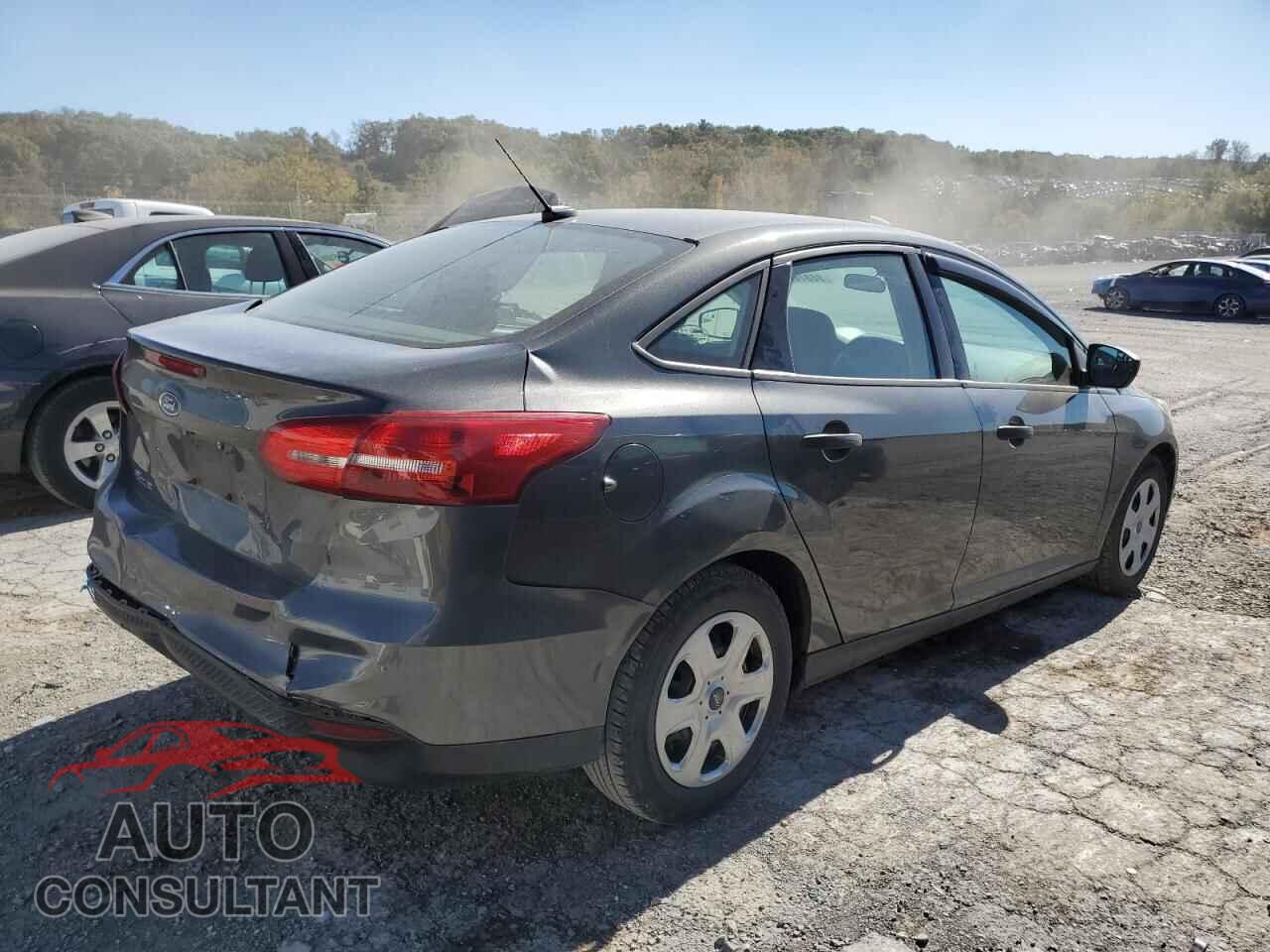 FORD FOCUS 2017 - 1FADP3E27HL218624