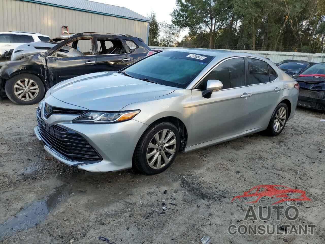 TOYOTA CAMRY 2018 - 4T1B11HK4JU555962