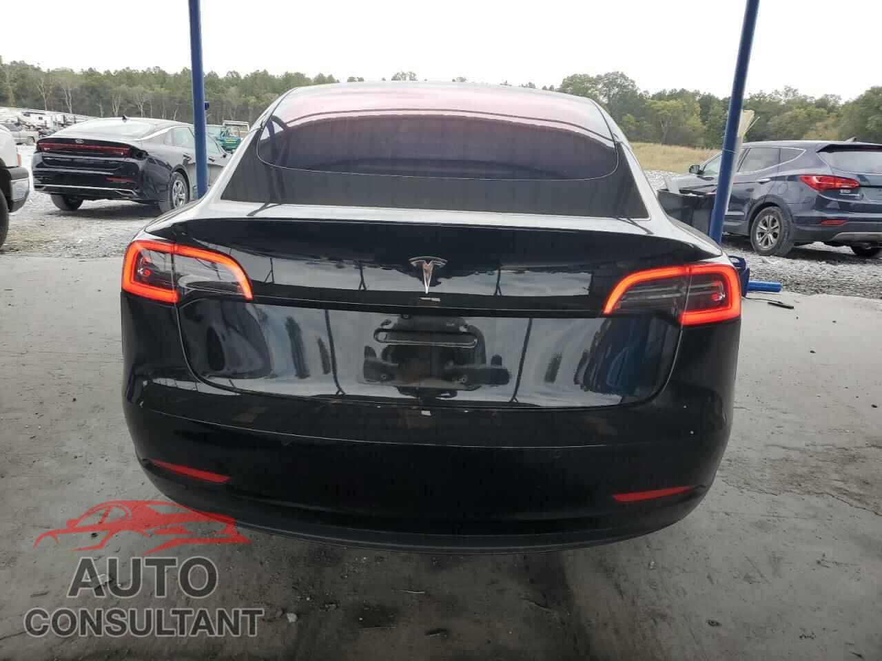 TESLA MODEL 3 2018 - 5YJ3E1EA9JF010132